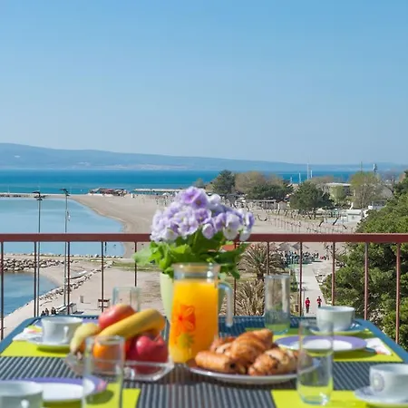 Toreta - Center, Beachfront Omis